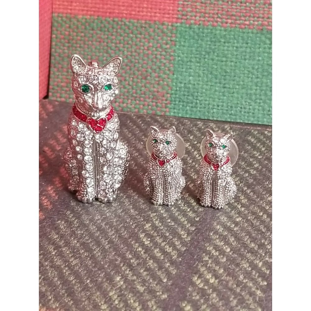 Cat Rhinestone Jewelry Pin + Earrings Silver Tone Red Bow Green Eyes Figurine
